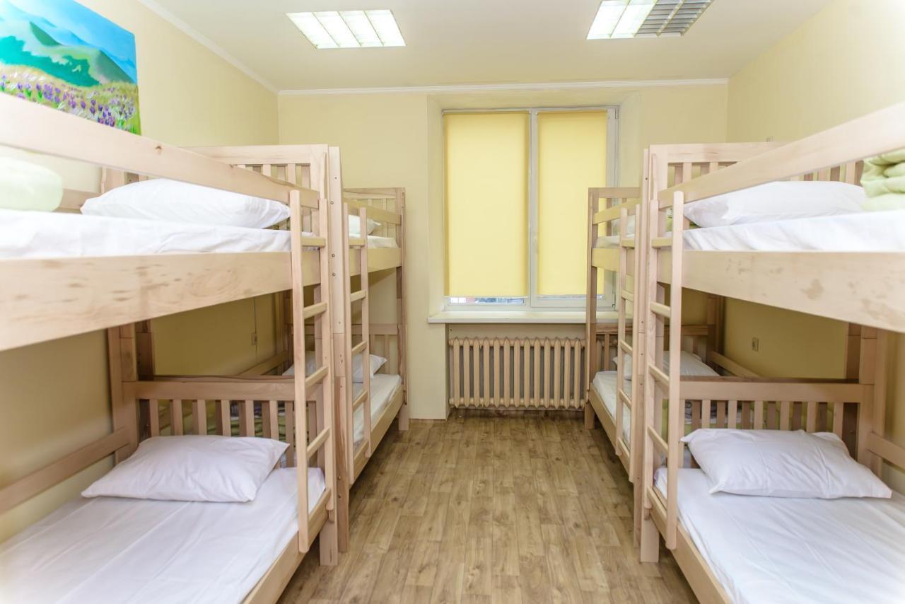 Botanic Globus Hostel Kyiv Exterior photo