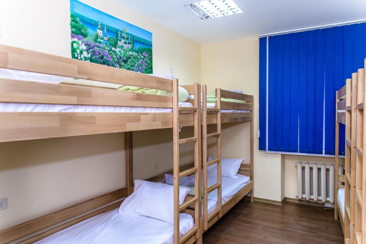 Botanic Globus Hostel Kyiv Exterior photo