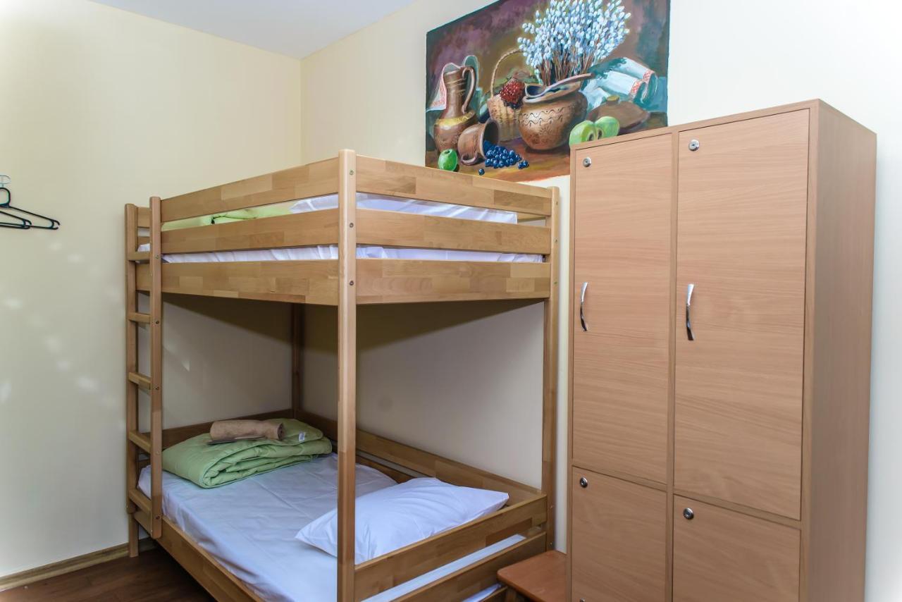 Botanic Globus Hostel Kyiv Exterior photo
