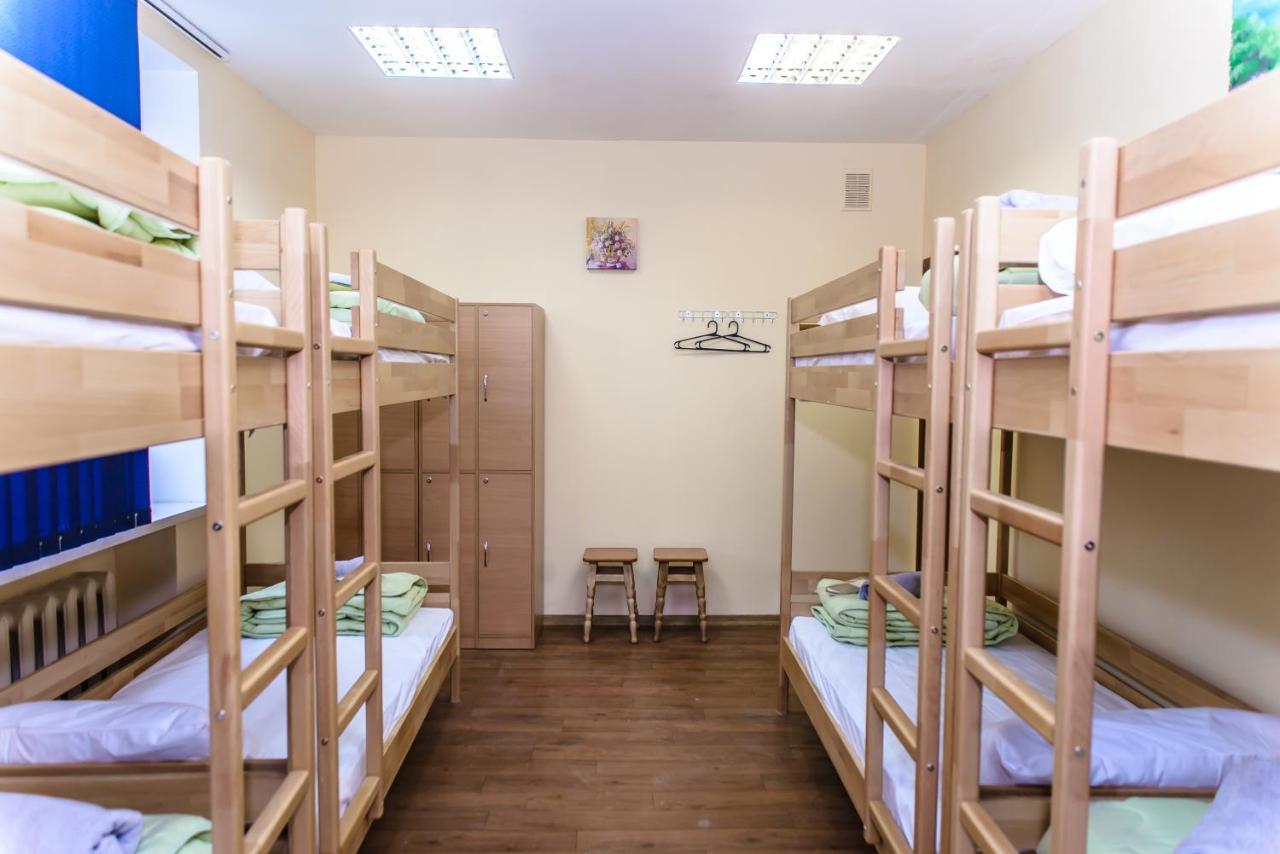 Botanic Globus Hostel Kyiv Exterior photo