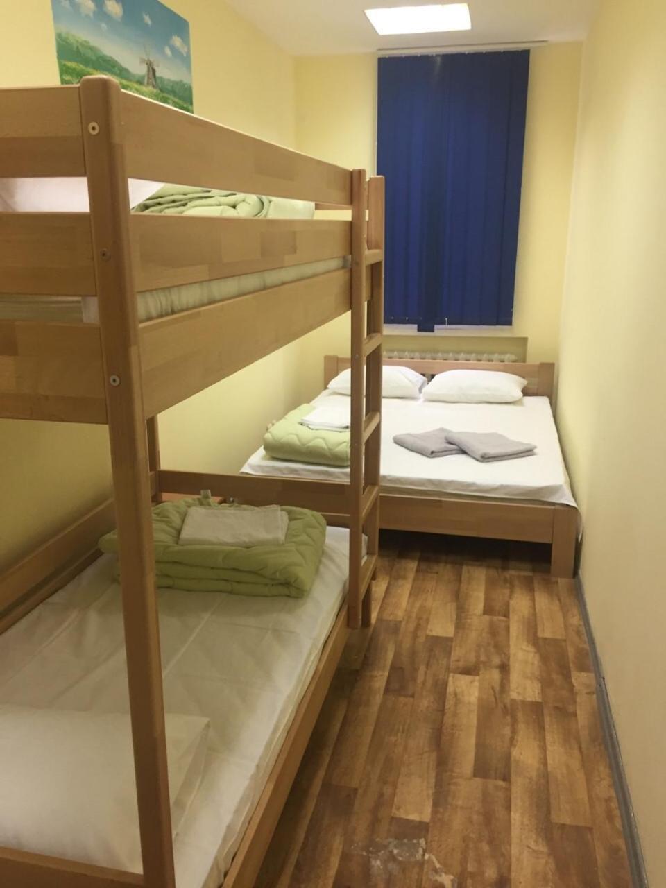 Botanic Globus Hostel Kyiv Exterior photo