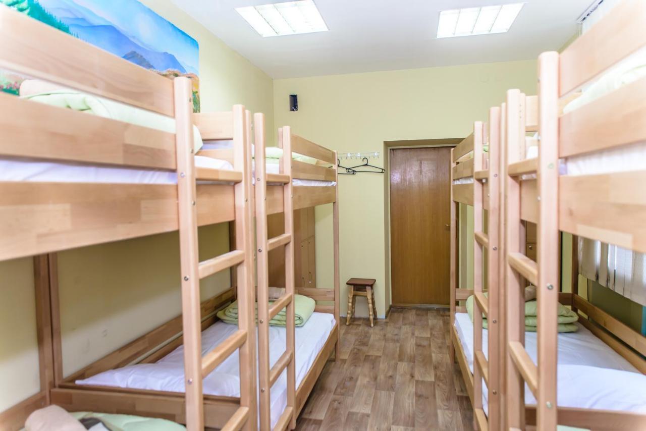 Botanic Globus Hostel Kyiv Exterior photo